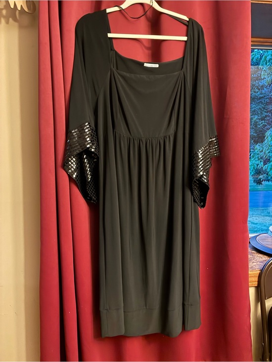 Silhouette Dresses & Skirts - Silhouette Black Tunic Dress Size 2X Metallic Tile Cuffs Made in USA